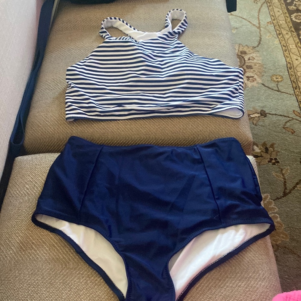 NWT Womens 2 piece swim suit -large